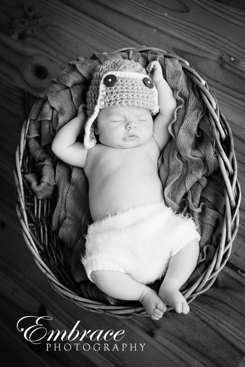 baby-in-basket-adelaide-baby-photographer-embrace-photography